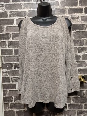 Cozy Cold-Shoulder Knit Top in Light Heather Gray